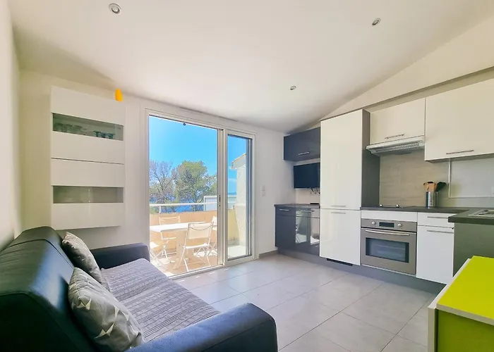 Сasa de vacaciones Seafront 4 People In Domain - 2 Pools *