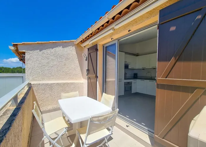 Seafront 4 People In Domain - 2 Pools Saint-Raphaël