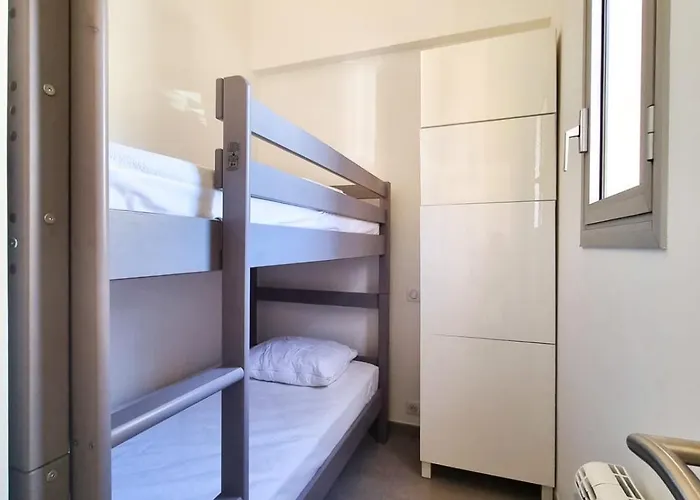 Seafront 4 People In Domain - 2 Pools *