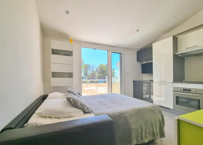 Seafront 4 People In Domain - 2 Pools Сasa de vacaciones